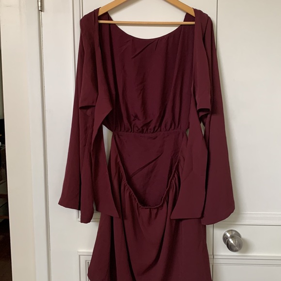 3/$15! NWT Dynamite Women’s Longsleeve Open Back Dress. Size XL - Picture 2 of 5
